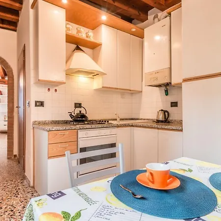 Lionhost Ruga Giuffa 4834 Apartman Velence