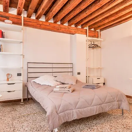 Lionhost Ruga Giuffa 4834 Apartment